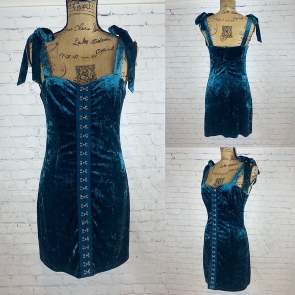 Forever 21 Teal Crush Velvet Mini Dress